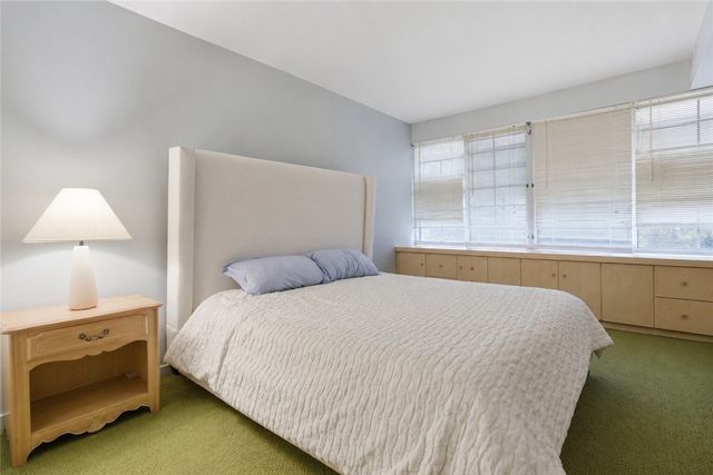 750 Washington Rd 307, Mt Lebanon, PA 15228