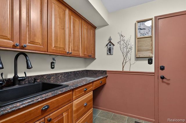 12664 Lashbrook Lane, Brighton, MI 48114