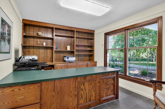 12664 Lashbrook Lane, Brighton, MI 48114