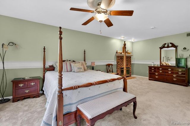 12664 Lashbrook Lane, Brighton, MI 48114