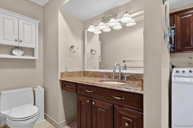 12664 Lashbrook Lane, Brighton, MI 48114