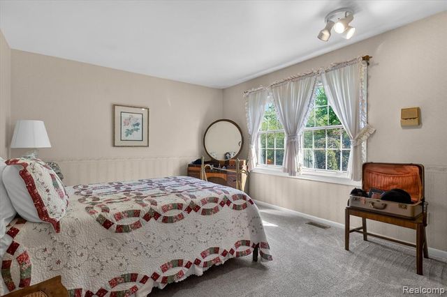 12664 Lashbrook Lane, Brighton, MI 48114