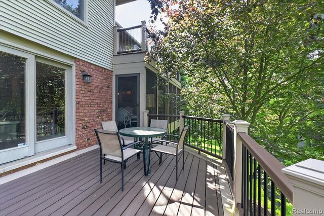 12664 Lashbrook Lane, Brighton, MI 48114