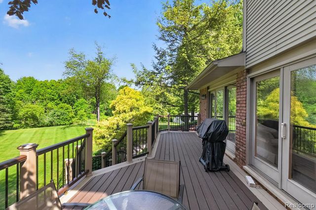 12664 Lashbrook Lane, Brighton, MI 48114