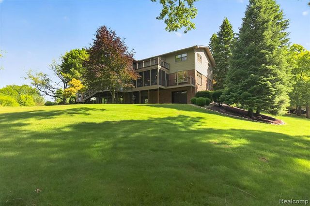 12664 Lashbrook Lane, Brighton, MI 48114