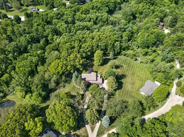 12664 Lashbrook Lane, Brighton, MI 48114