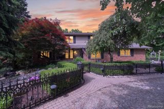 12664 Lashbrook Lane, Brighton, MI 48114