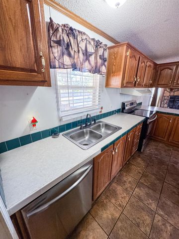 605 Noble, Waskom, TX 75692