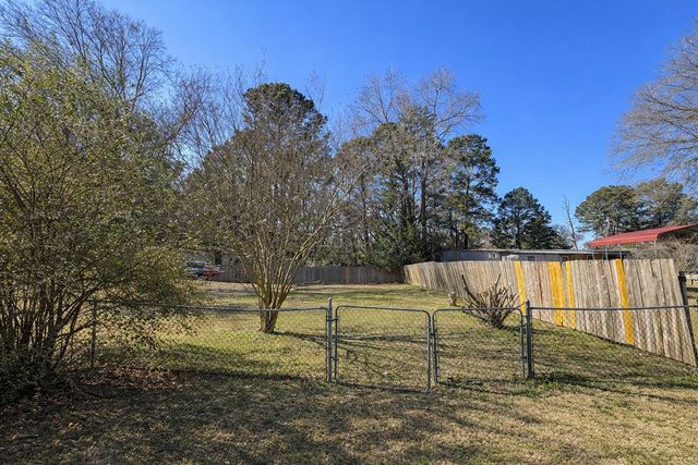 605 Noble, Waskom, TX 75692