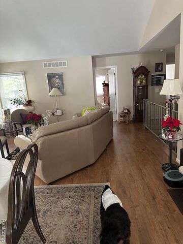 1634 Fielding Drive N, Rochester Hills, MI 48307