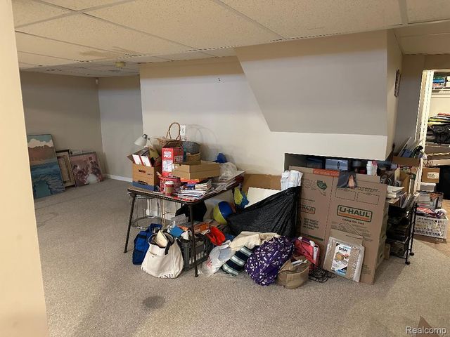 1634 Fielding Drive N, Rochester Hills, MI 48307