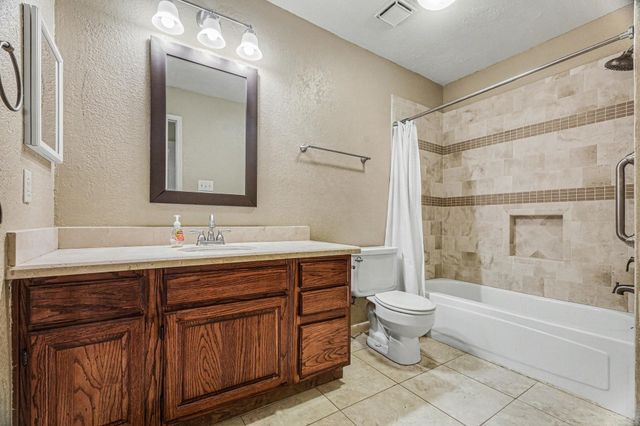 16422 Willingham Way, Houston, TX 77095