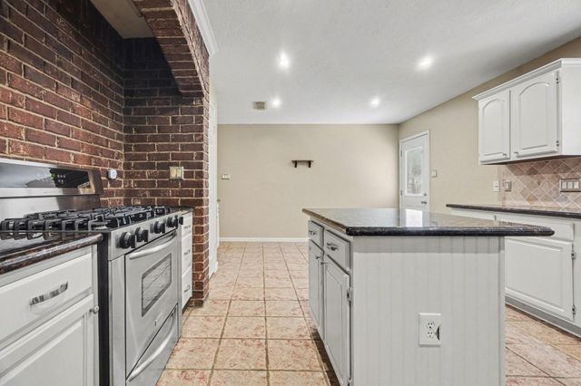 16422 Willingham Way, Houston, TX 77095