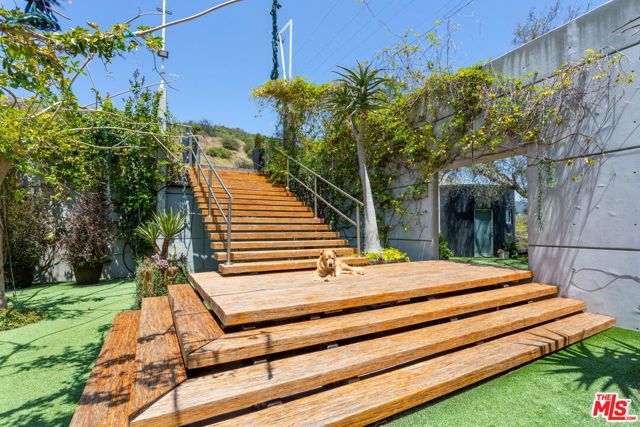 2050 Rambla Pacifico Street, Malibu, CA 90265