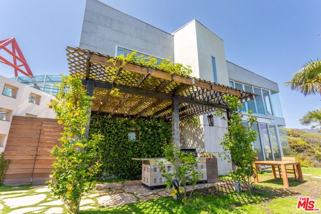 2050 Rambla Pacifico Street, Malibu, CA 90265