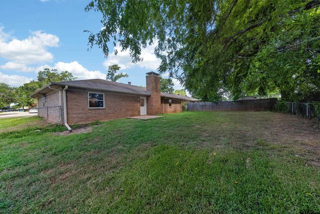 913 Christopher Drive, Whitehouse, TX 75791