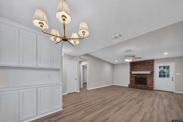 913 Christopher Drive, Whitehouse, TX 75791