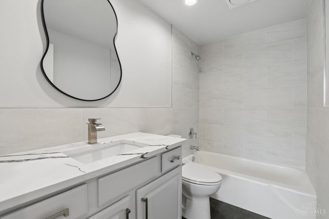810 Matson Place, Cincinnati, OH 45204