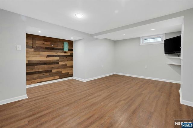76 Farmingdale Avenue, Bloomfield, NJ 07003