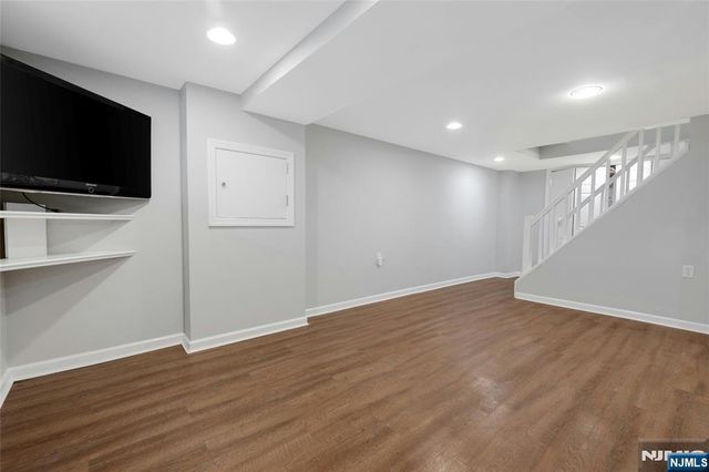 76 Farmingdale Avenue, Bloomfield, NJ 07003