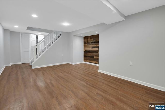 76 Farmingdale Avenue, Bloomfield, NJ 07003