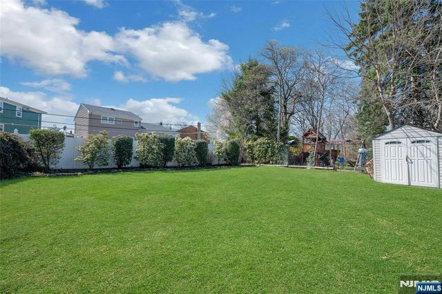 76 Farmingdale Avenue, Bloomfield, NJ 07003