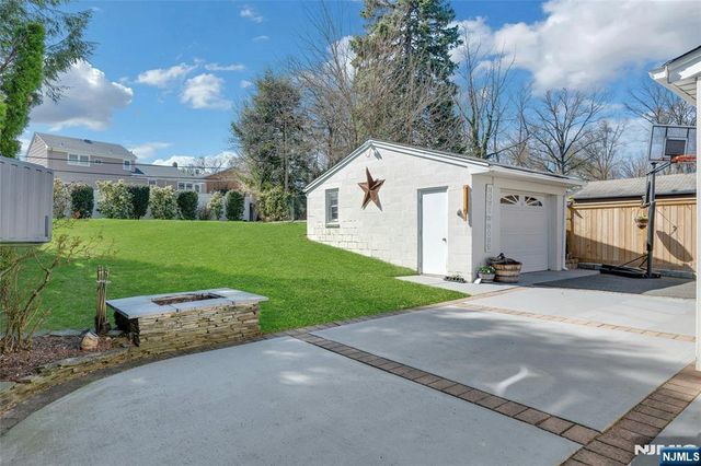 76 Farmingdale Avenue, Bloomfield, NJ 07003