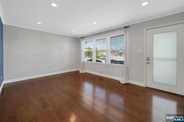 76 Farmingdale Avenue, Bloomfield, NJ 07003