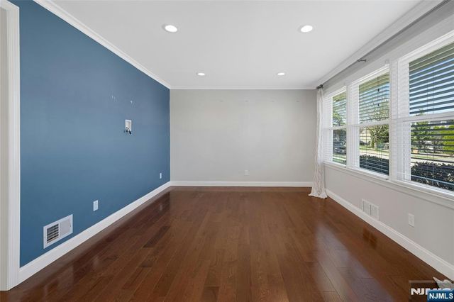 76 Farmingdale Avenue, Bloomfield, NJ 07003