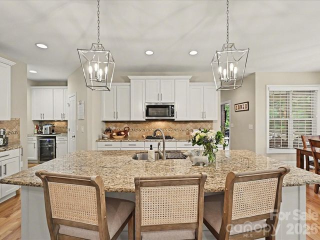 9643 Hampton Oaks Lane, Charlotte, NC 28270