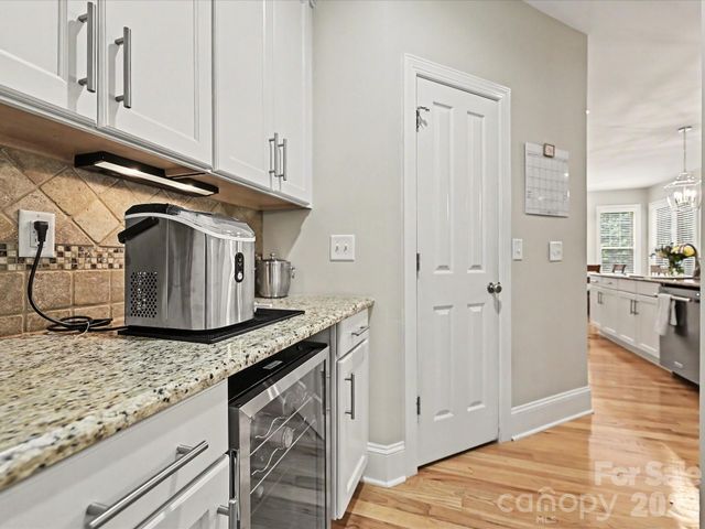 9643 Hampton Oaks Lane, Charlotte, NC 28270