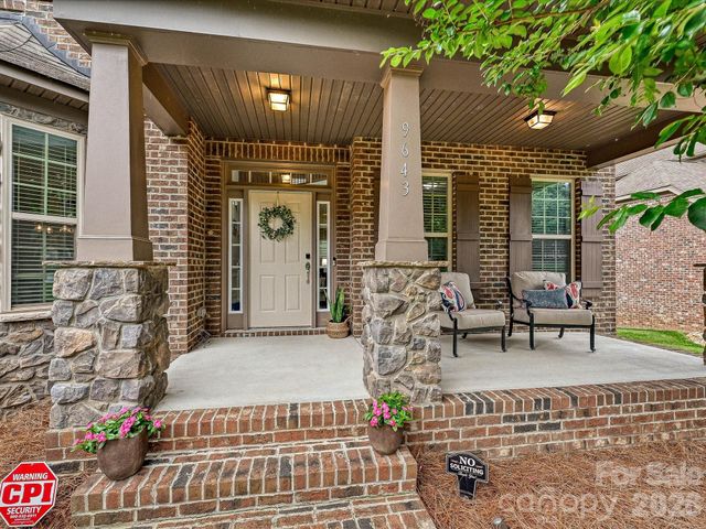 9643 Hampton Oaks Lane, Charlotte, NC 28270