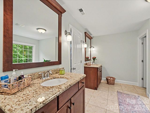 9643 Hampton Oaks Lane, Charlotte, NC 28270