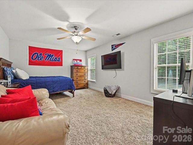 9643 Hampton Oaks Lane, Charlotte, NC 28270