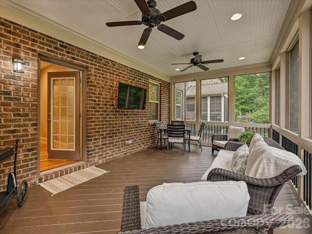 9643 Hampton Oaks Lane, Charlotte, NC 28270