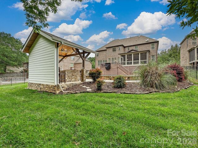 9643 Hampton Oaks Lane, Charlotte, NC 28270