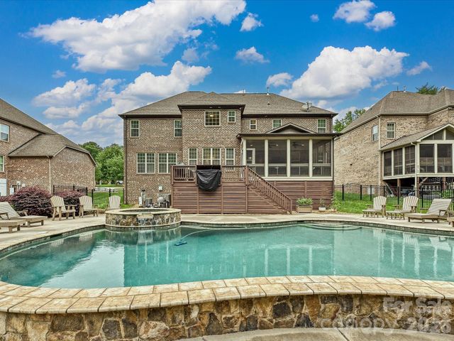 9643 Hampton Oaks Lane, Charlotte, NC 28270