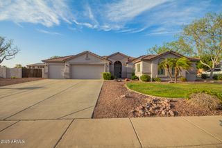 8352 W SAN JUAN Avenue, Glendale, AZ 85305