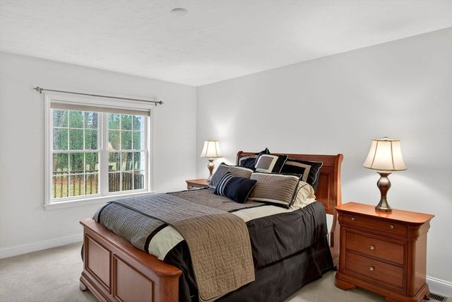 5 Blue Meadow Ct 5, Bourne, MA 02532