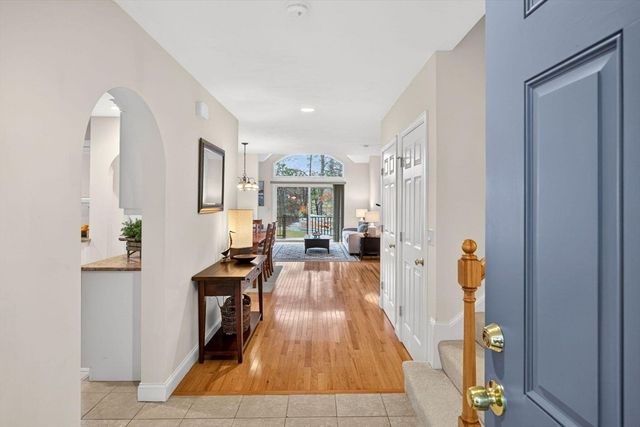 5 Blue Meadow Ct 5, Bourne, MA 02532