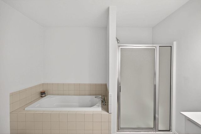 5 Blue Meadow Ct 5, Bourne, MA 02532