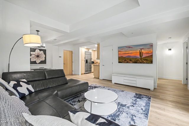 7161 E RANCHO VISTA Drive 2004, Scottsdale, AZ 85251