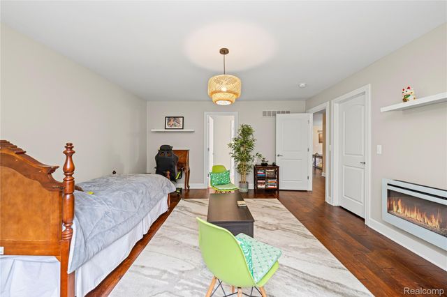 30158 Rosemond Court, Franklin Village, MI 48025