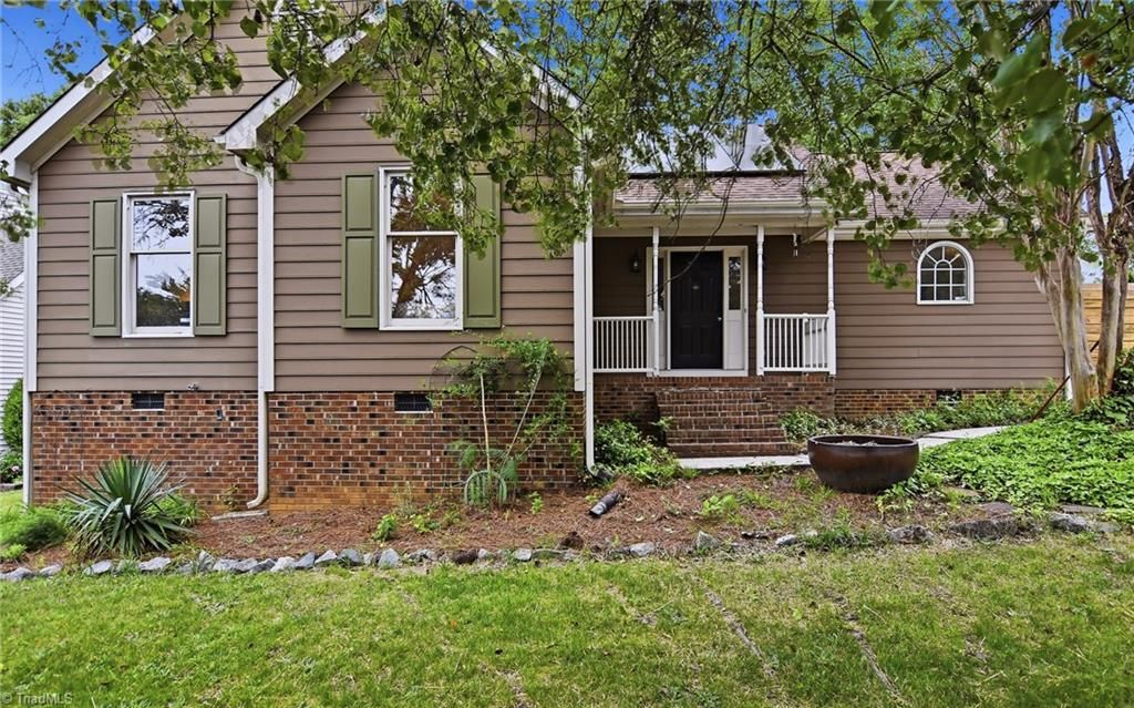 4890 Chimney Springs Drive, Greensboro, NC 27407