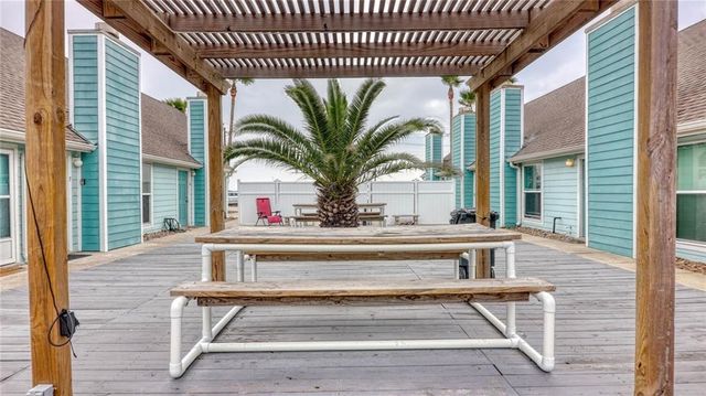 15201 Leeward Dr B8, Corpus Christi, TX 78418