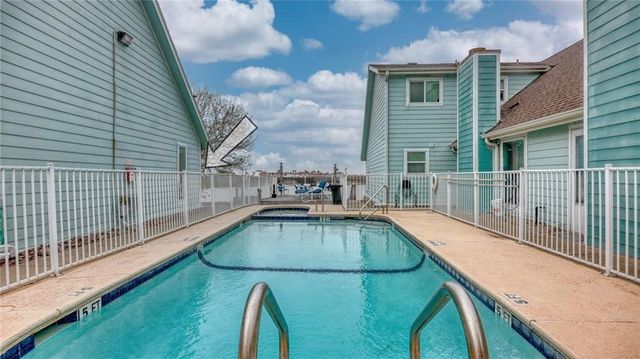 15201 Leeward Dr B8, Corpus Christi, TX 78418