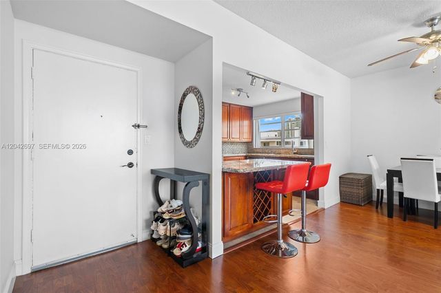 1817 S Ocean Dr PH28, Hallandale Beach, FL 33009