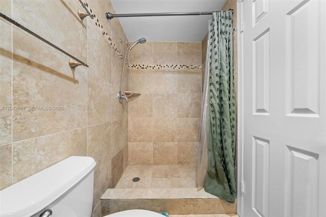 1817 S Ocean Dr PH28, Hallandale Beach, FL 33009