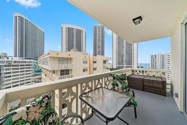 1817 S Ocean Dr PH28, Hallandale Beach, FL 33009