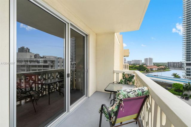 1817 S Ocean Dr PH28, Hallandale Beach, FL 33009